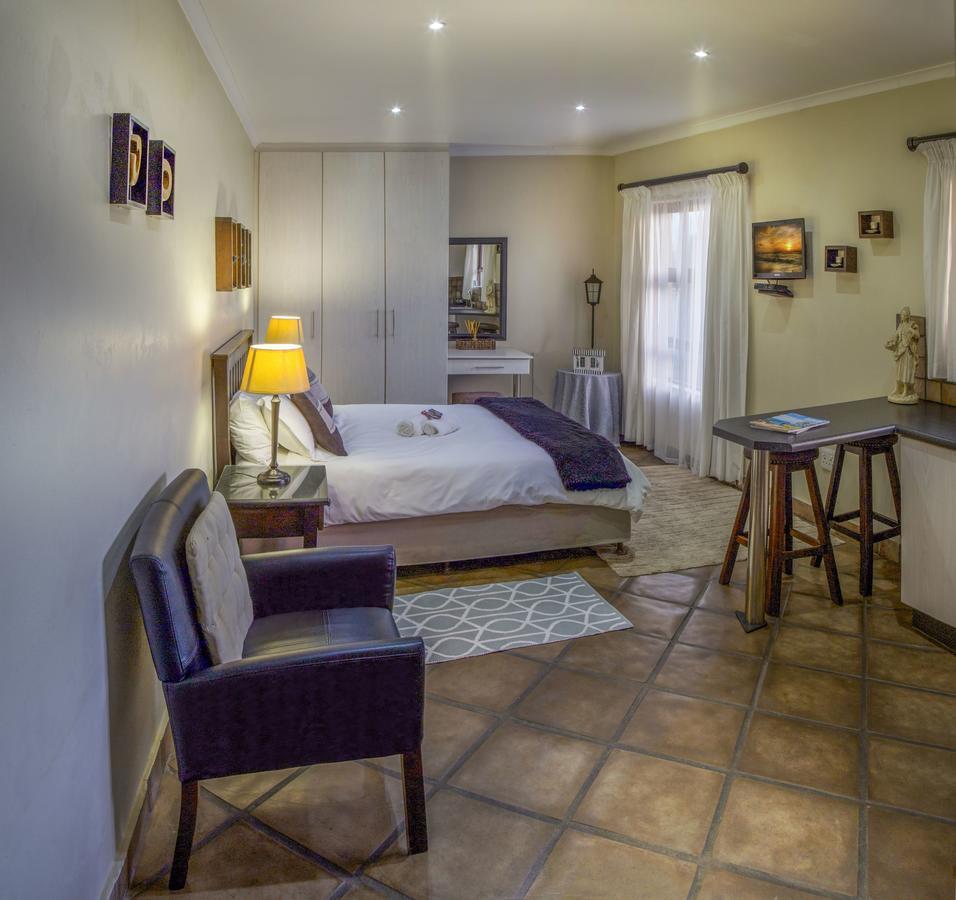 Lalapanzi Guest Lodge Port Elizabeth Exterior photo