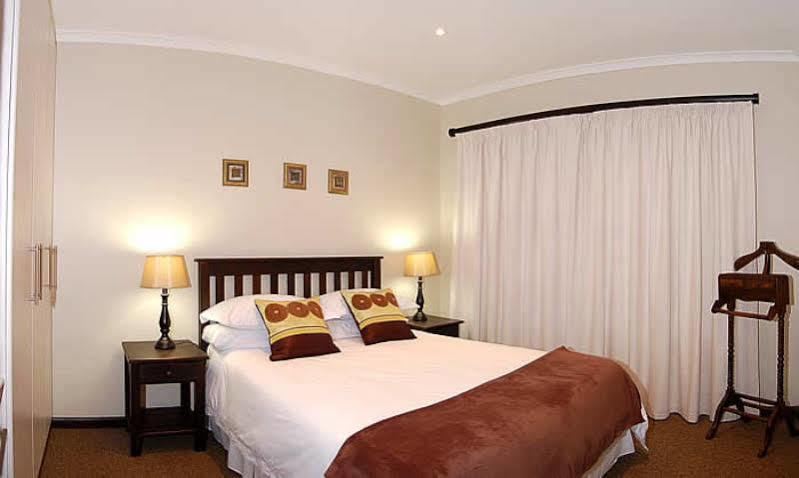 Lalapanzi Guest Lodge Port Elizabeth Exterior photo